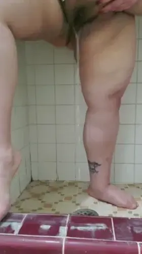 [F]eeling it run down my legs is such a turn on