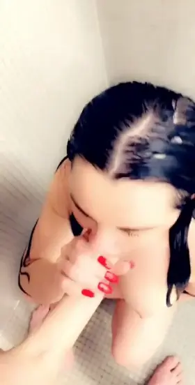 The plumber gave me a new shower head. I thanked him by giving him shower head.