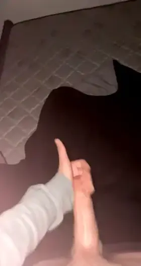 (20) Someone come get on their knees and please me 😈😈