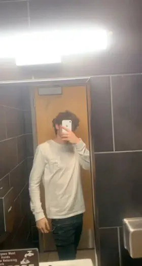 Public bathrooms are for fucking