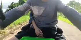 Do they make motor cycles with a stick shift?