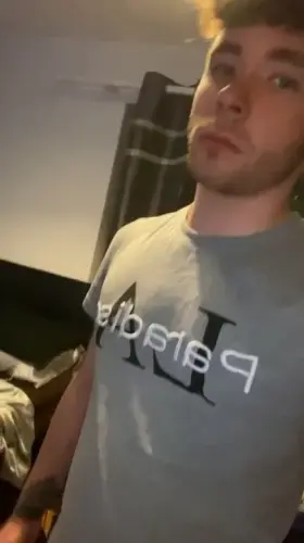 Nice pan of my pubes and soft cock 😈