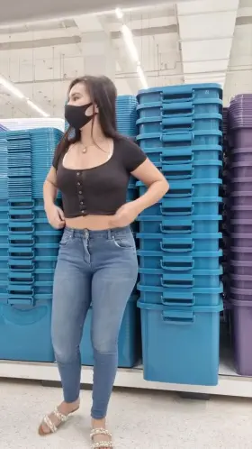 I was so nervous :) but i flashed my asian 🍒in the supermarket. I just want 8 guys to see this 😈 do u like kinky girls