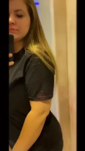 Look how smooth that dress went up😏