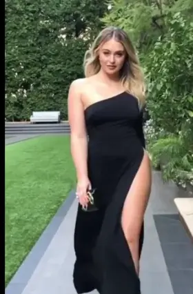 Looks so damn hot in this dress🤤