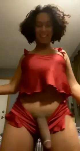 Melody Monae shaking her meat in Slow Mo