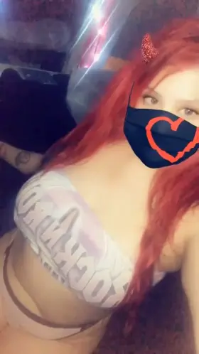 I luv showing off my tits