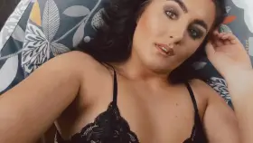 Let's cum together 💦💦 join me on my onlyfans page and let me drain your big juicy balls baby 😈 customs, weekly content, explicit videos, pussy on the wall and more... Link pinned to my page.