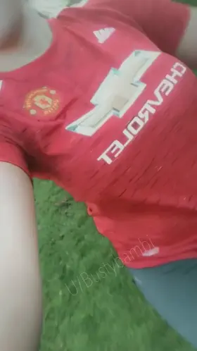 Sundays are for [F]ootball and big titty reveals [oc] [GIF]