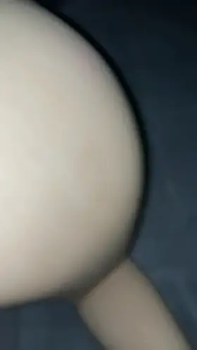 Push me on the bed daddy 🥵