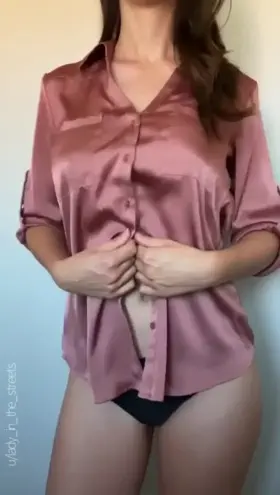 Adorable Jiggling Reveal