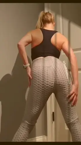 Yoga pants on/off [f]OC