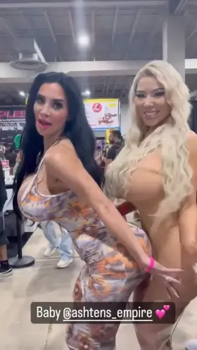 Bimbo perfection with them