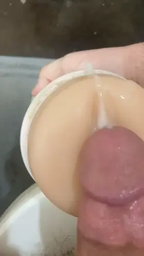 Pm me you want the next load on your lips