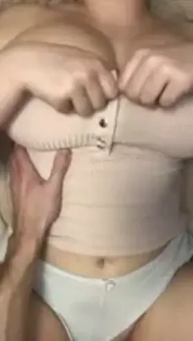 Huge boobs reveal ( full vid In Comments )