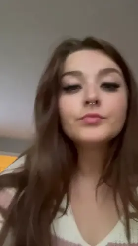 Hi, my tits wants attention 🥺