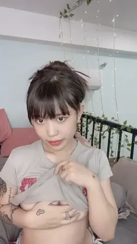 You like boobies that are all natural