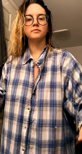 I wear flannels year round just so I can do this