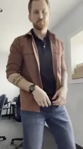 What happens when the camera turns off in the Zoom meeting