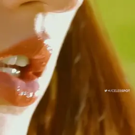 Beautiful actress Mehreen Pirzada juicy lips & hot back🔥