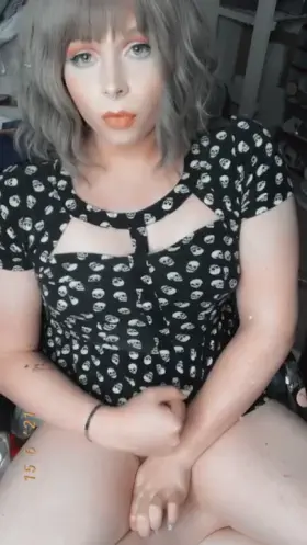 I kind of want cum tributes on one of my photos? Hmmm, anyways unrelated my kik is Madamn117