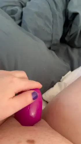 [f4a] this new toy won’t stop making me squirt and shake