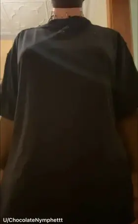 Who here likes curvy ⏳ 18yo’s?