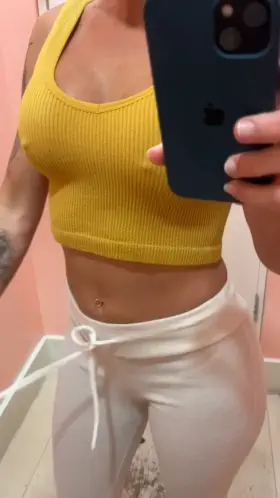 Would the cubs like to fuck this Mom?