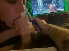 Who wouldn’t me as their gaming buddy😈