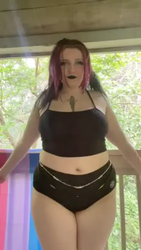 Come fuck a thick alt girl?