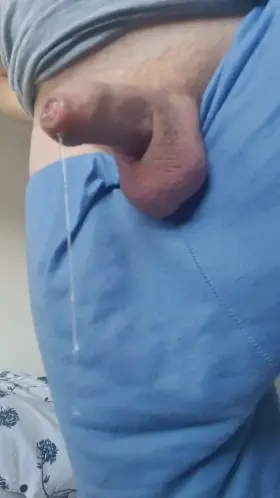 When I open reddit my cock starting to be a wet 💦