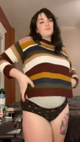 How I look to the outside world vs how I look for Reddit