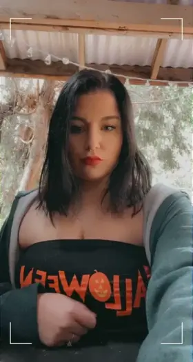 My neighbours were outside but I wanted to show you my boobs 😋