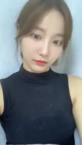 Yeonwoo - Ex Momoland strokes you hard with pretty face