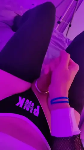 Right on the edge 🥵 would you help me finish? 💦