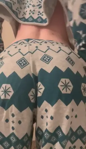 hey! listen! to how wet my pussy gets when i post [f] can i sit on your cock please 🥺