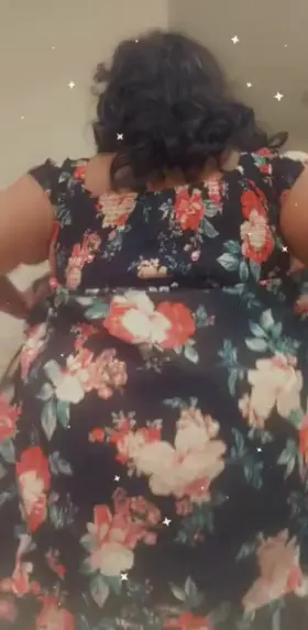 Bend me over and slide my panties to the side 🍑😈