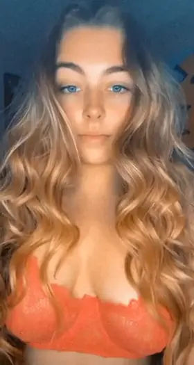 any older guys on here like blondes? :)