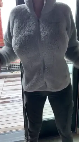 Does my sweater do a good job of hiding them?