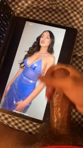 Do you guys wanna see me cum and moan to Olivia ? 🤤