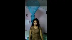 Desi girl almost getting caught for taking nudes