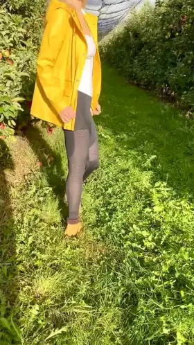 It was quite cold that day 🥶 [F]