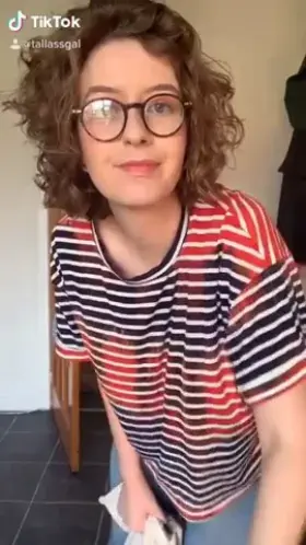 Who Like This Magic Trick ? ( Her More Magic Trick In Comments )