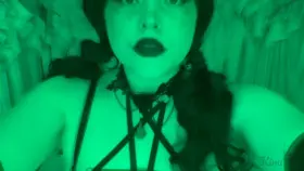 Would you play with the hypno-succubus? 🖤