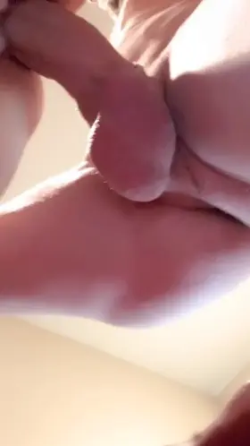 This ametuer milf likes them big