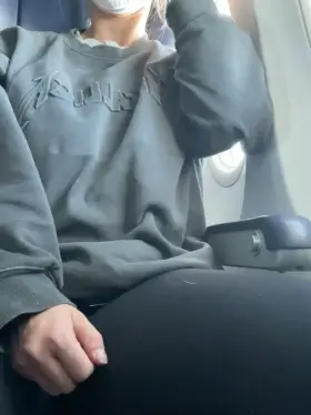 Full flight 😉 still get nervous flashing in public 👀