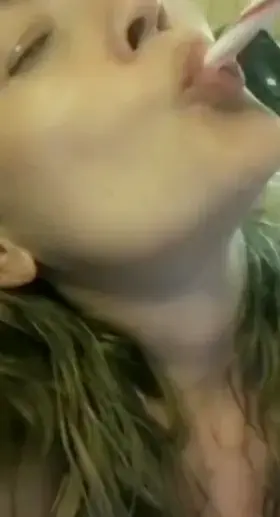 Help me hit top 10% on my Onlyfans for my 45th bday tomorrow 🎂 I'm on sale for $5 ..Rate you for free. I make a nice Xmas gift to yourself 😽 link below