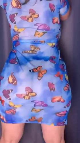 Do you like a jiggly ass in a cute summer dress?