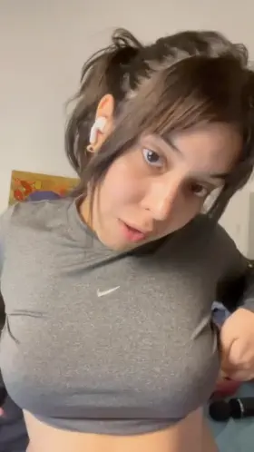 Here your 19yo venezuelan gf<3