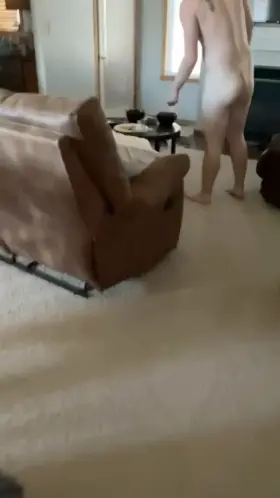 (6’4, 23m) My dad recorded me naked😳 What would you do if you saw me walking around like this?